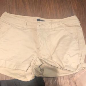 Midi Khaki Short